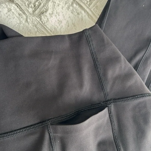 Vuori Studio Leggings - Picture 11 of 12